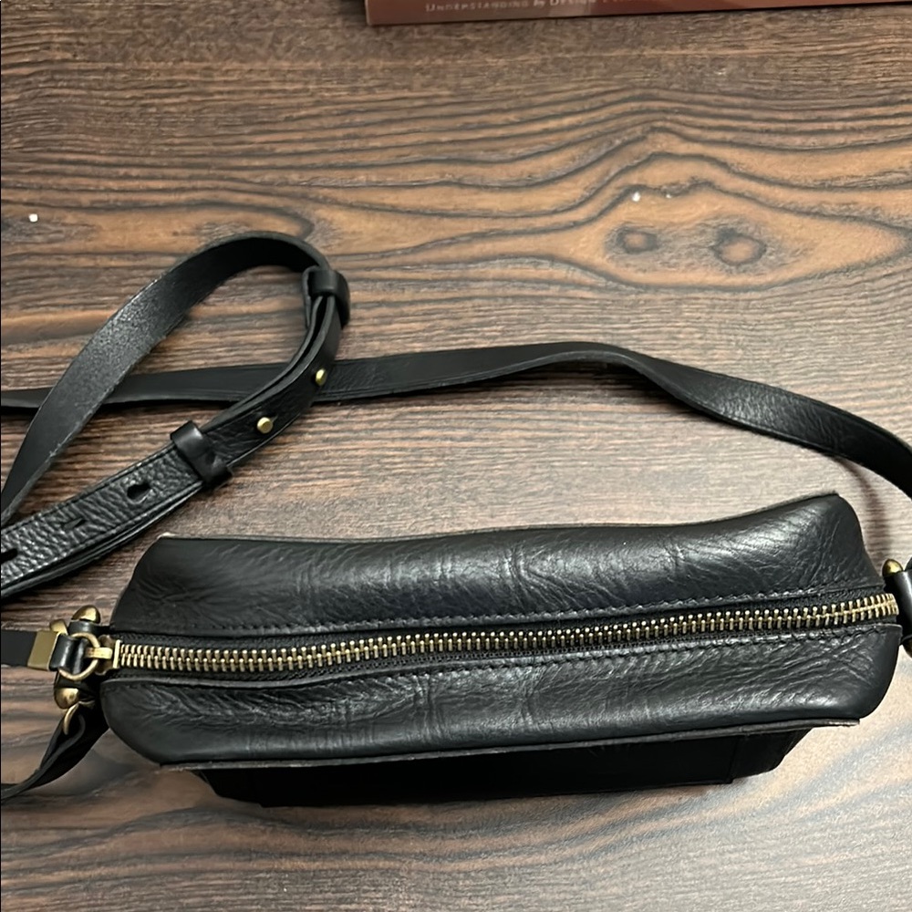 Madewell Black Leather Crossbody Bag - Picture 3 of 8